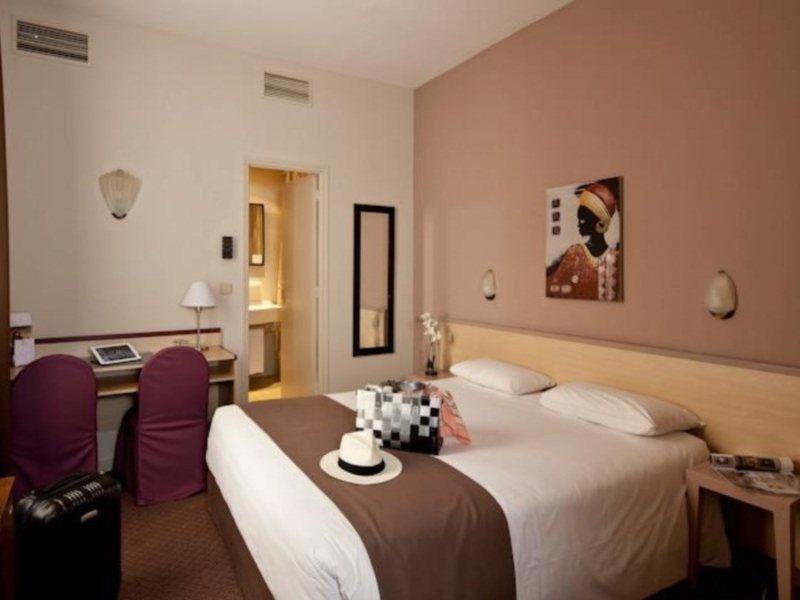 Hotel Le Bristol Avignon Bagian luar foto